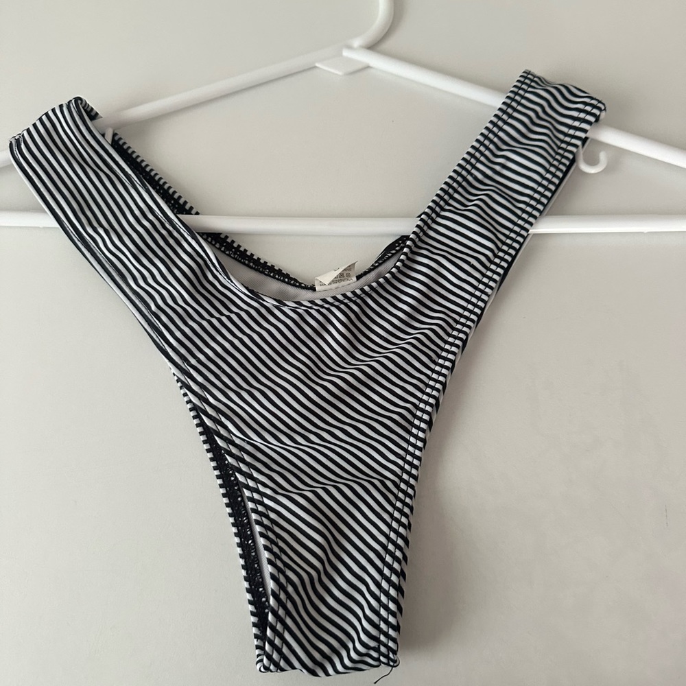Tjmaxx striped black and white bathing suit, size XS